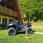 Сasa de vacaciones Vikendica Buzadzija M&n