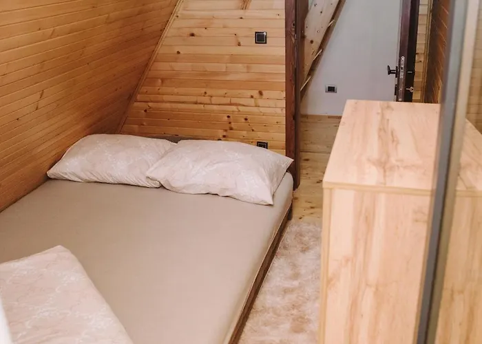 Vikendica Buzadzija M&n 度假居 *